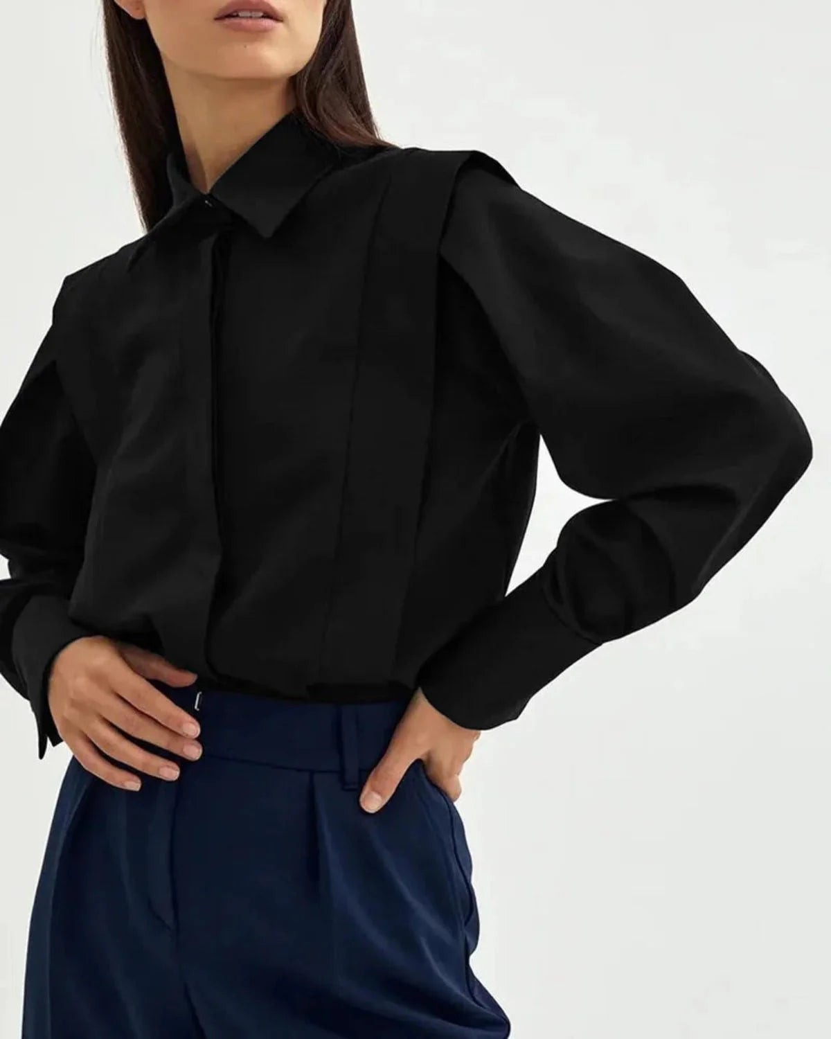 Camicia con colletto a punta e maniche a sbuffo – Nero