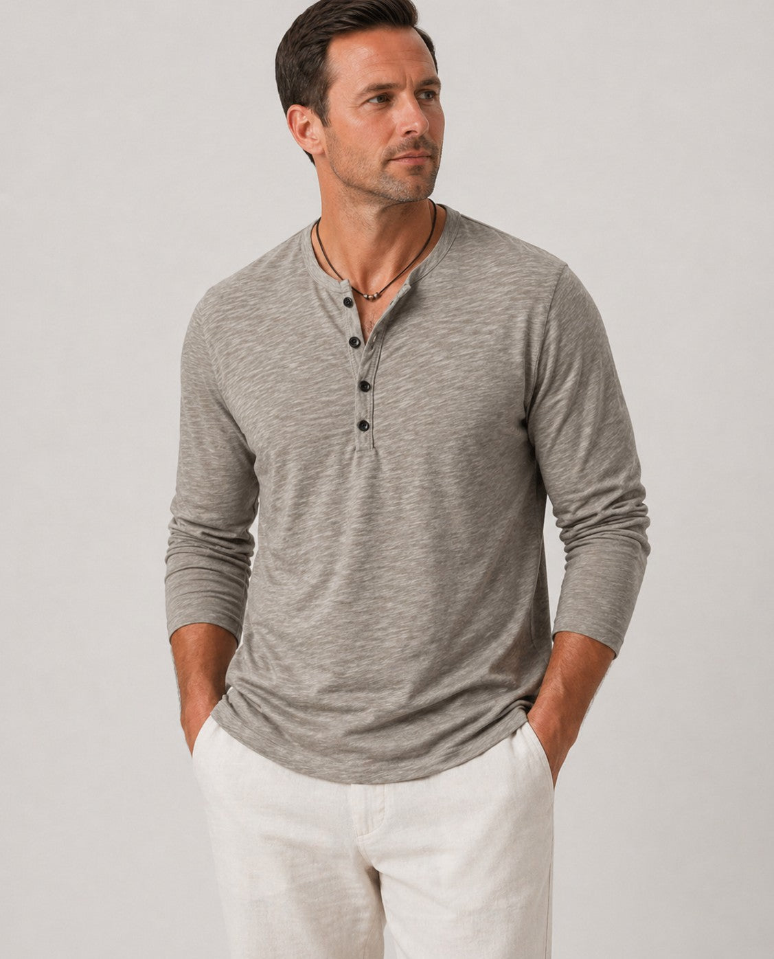 Camicia fiammata con collo serafino