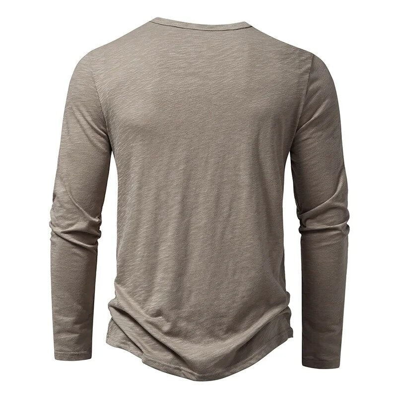 Camicia fiammata con collo serafino