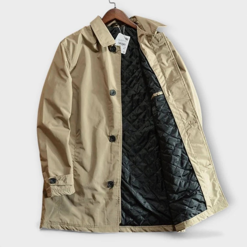 Cappotto monopetto con colletto a punta